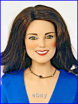 Franklin Mint Kate Middleton Royal Engagement Portrait Doll In Original Box
