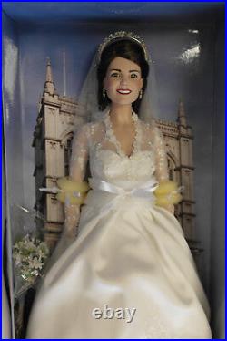 Franklin Mint Kate Middleton Vinyl Engagement AND Wedding Bride Dolls With COA