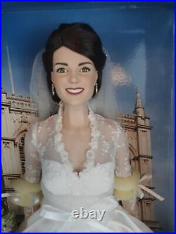 Franklin Mint Kate Middleton Vinyl ROYAL WEDDING BRIDE Doll 16