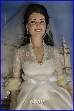 Franklin Mint Kate Middleton Vinyl Wedding Bride Doll With COA
