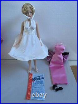 Franklin Mint MARILYN MONROE 16 Vinyl DOLL & COA + 1 extra Dress & Shoes outfit