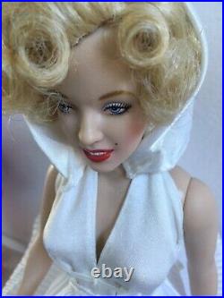 Franklin Mint MARILYN MONROE 16 Vinyl DOLL & COA + 1 extra Dress & Shoes outfit