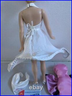 Franklin Mint MARILYN MONROE 16 Vinyl DOLL & COA + 1 extra Dress & Shoes outfit