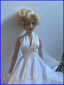 Franklin Mint MARILYN MONROE 16 Vinyl DOLL & COA + 1 extra Dress & Shoes outfit