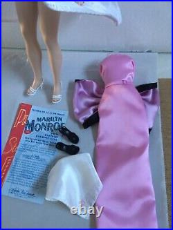 Franklin Mint MARILYN MONROE 16 Vinyl DOLL & COA + 1 extra Dress & Shoes outfit