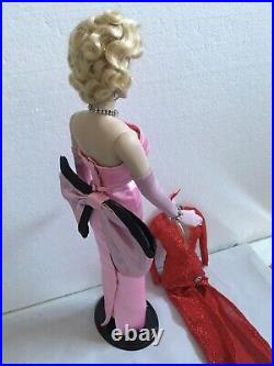 Franklin Mint MARILYN MONROE 16 Vinyl DOLL withSTAND + 1 extra Doll Dress