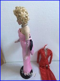 Franklin Mint MARILYN MONROE 16 Vinyl DOLL withSTAND + 1 extra Doll Dress