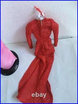 Franklin Mint MARILYN MONROE 16 Vinyl DOLL withSTAND + 1 extra Doll Dress