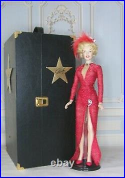 Franklin Mint Marilyn 17 inch Vinyl Doll Plus Wardrobe Trunk Case and 2 Outfits