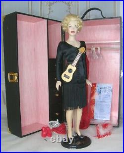 Franklin Mint Marilyn 17 inch Vinyl Doll Plus Wardrobe Trunk Case and 2 Outfits