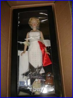 Franklin Mint Marilyn Monroe Walk Of Fame White Eyelet Dress 17 Vinyl Doll Nib