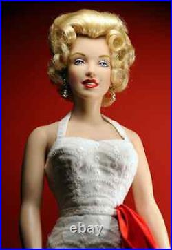 Franklin Mint Marilyn Monroe Walk Of Fame White Eyelet Dress 17 Vinyl Doll Nib