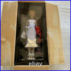 Franklin Mint Marilyn Monroe Walk of Fame vinyl Portrait doll New