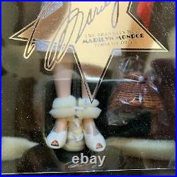 Franklin Mint Marilyn Monroe Walk of Fame vinyl Portrait doll New