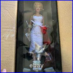 Franklin Mint Marilyn Monroe Walk of Fame vinyl Portrait doll New