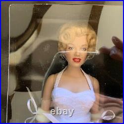 Franklin Mint Marilyn Monroe Walk of Fame vinyl Portrait doll New