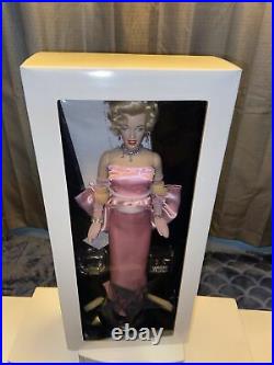 Franklin Mint Marilyn Monroe vinyl doll With Swarovski Crystals MINT NRFB NEW