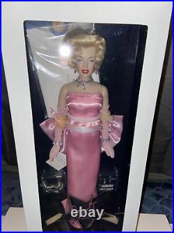 Franklin Mint Marilyn Monroe vinyl doll With Swarovski Crystals MINT NRFB NEW