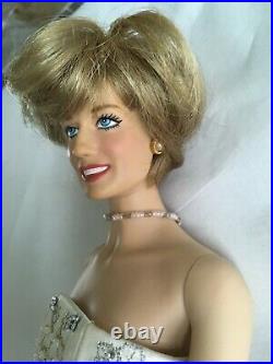 Franklin Mint PRINCESS DIANA 16 Vinyl DOLL in long Creme Gown withStand +Tag