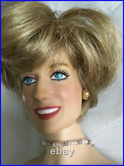 Franklin Mint PRINCESS DIANA 16 Vinyl DOLL in long Creme Gown withStand +Tag