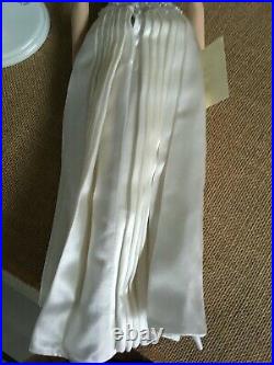 Franklin Mint PRINCESS DIANA 16 Vinyl DOLL in long Creme Gown withStand +Tag