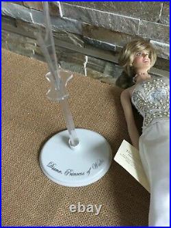 Franklin Mint PRINCESS DIANA 16 Vinyl DOLL in long Creme Gown withStand +Tag