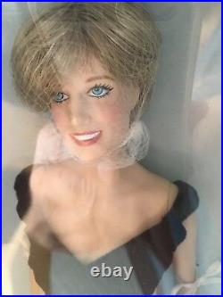 Franklin Mint PRINCESS DIANA 16 Vinyl Doll in Velvet Gown Ensemble NRFB withStand
