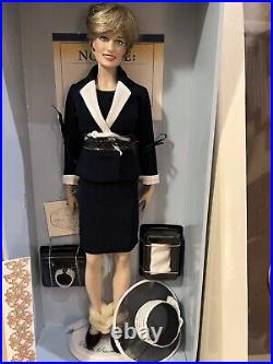Franklin Mint Princess Diana Navy Suit Inspecting of Guard Portrait Doll in Box