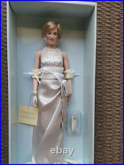 Franklin Mint Princess Diana Vinyl Doll Gray Silk & Pearl Gown LE RARE