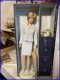 Franklin Mint Princess Diana Vinyl Grandeur Doll Limited Edition, Plus 6 Outfits
