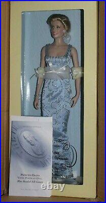 Franklin Mint, Princess Diana Vinyl Portrait Doll COA, - Blue Beaded Silk Gown LE
