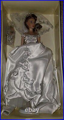 Franklin Mint Russian Bride Doll WithBouquet and Pearls NIB