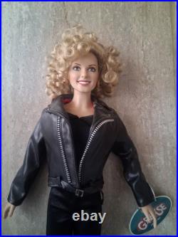 Franklin Mint SANDY GREASE 16 Vinyl dressed DOLL withWig Jacket