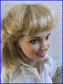 Franklin Mint SANDY GREASE 16 Vinyl partially dressed DOLL + her NIGHT GOWN