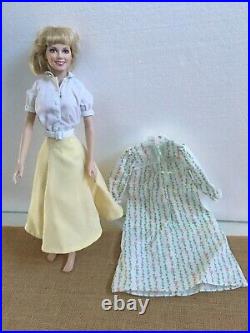 Franklin Mint SANDY GREASE 16 Vinyl partially dressed DOLL + her NIGHT GOWN