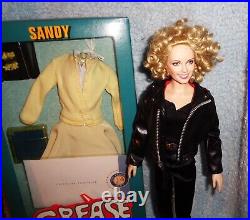 Franklin Mint Sandy 16 Vinyl Doll, Stand & Yellow Outfit With 2 Wigs-one Owner