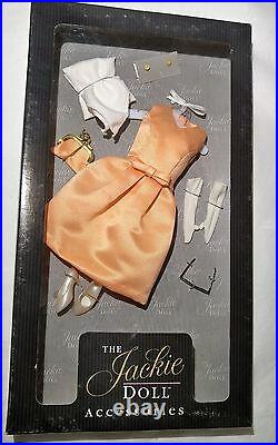 Franklin Mint The Jackie Kennedy Doll withTravel Trunk (6) Outfits COA NRFB LOT