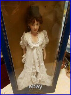 Franklin Mint Titanic Rose Portrait Vinyl Doll THE WHITE DRESSING GOWNEnsemble