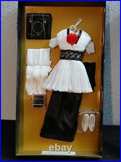 Franklin Mint Titanic Rose Vinyl Doll Black And White Gown Ensemble