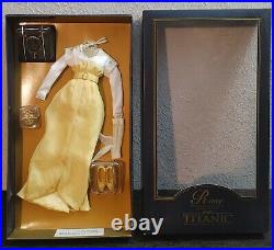 Franklin Mint Titanic Rose Vinyl Portrait Doll The Yellow Strolling Ensemble