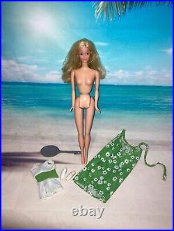 Free Moving PJ Vintage Steffi Barbie in Original Clothes + Tennis Racket 1974