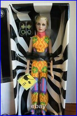 Gorgeous 16 Franklin Mint Vinyl Portrait Doll, Twiggy