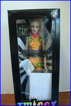 Gorgeous 16 Franklin Mint Vinyl Portrait Doll, Twiggy