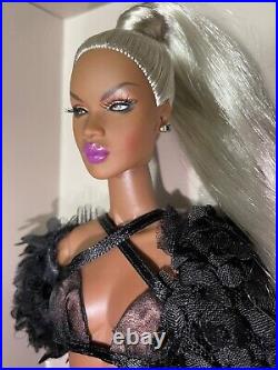 IT Vanity & Glamour Nadja Rhymes Heirloom Collection MINT OPEN & DISPLAYED