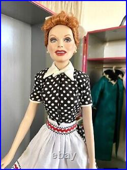 I Love Lucy Franklin Mint Lucille Ball Vinyl 16 Doll + 2 Outfits And Trunk