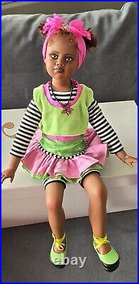 Jan McLean GRACE Vinyl doll 21 seated MINT withCOA & hangtag 171/3500 WOW