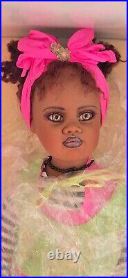Jan McLean GRACE Vinyl doll 21 seated MINT withCOA & hangtag 171/3500 WOW