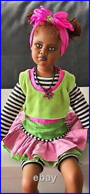 Jan McLean GRACE Vinyl doll 21 seated MINT withCOA & hangtag 171/3500 WOW