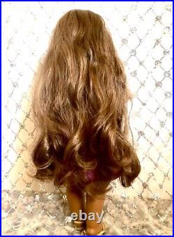 Kanani, ? American Girl of the Year? Beautiful hair and tiara? Lightly used