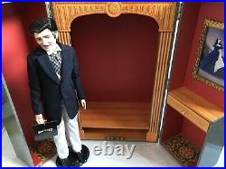 LOT Franklin Mint GWTW 17 vinyl RHETT dressed DOLL +Stand + WARDROBE TRUNK CASE